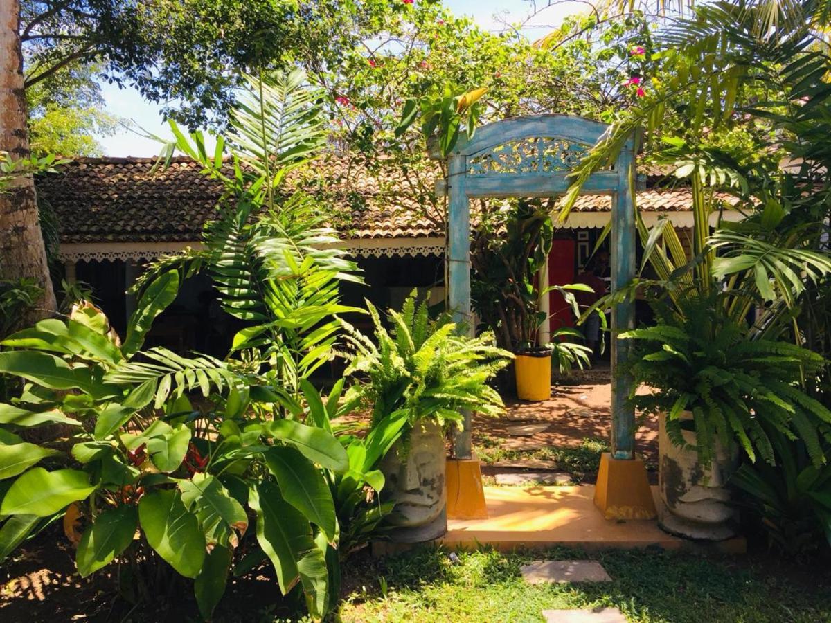 Hotel New Star Light Mirissa Esterno foto