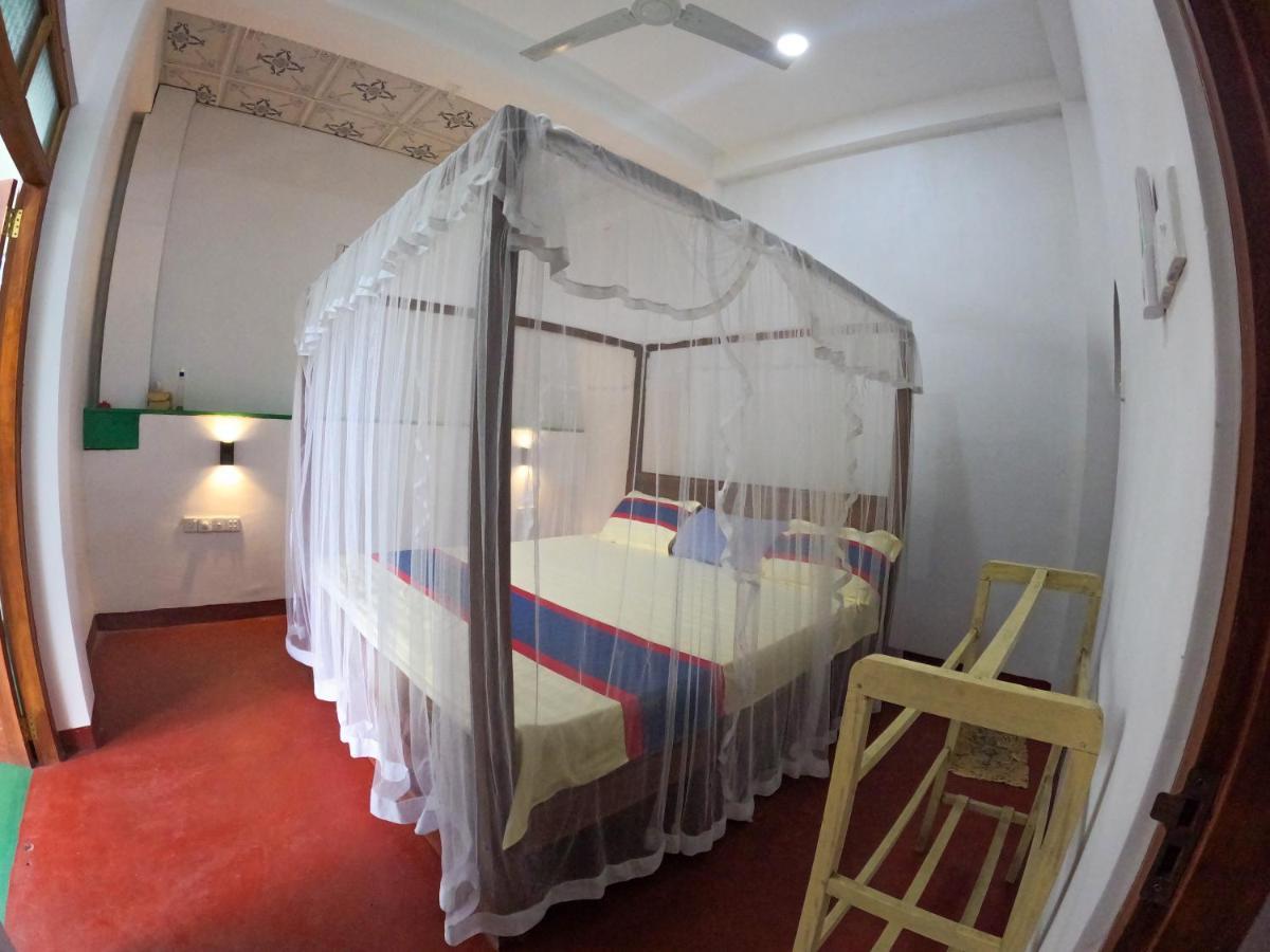 Hotel New Star Light Mirissa Esterno foto